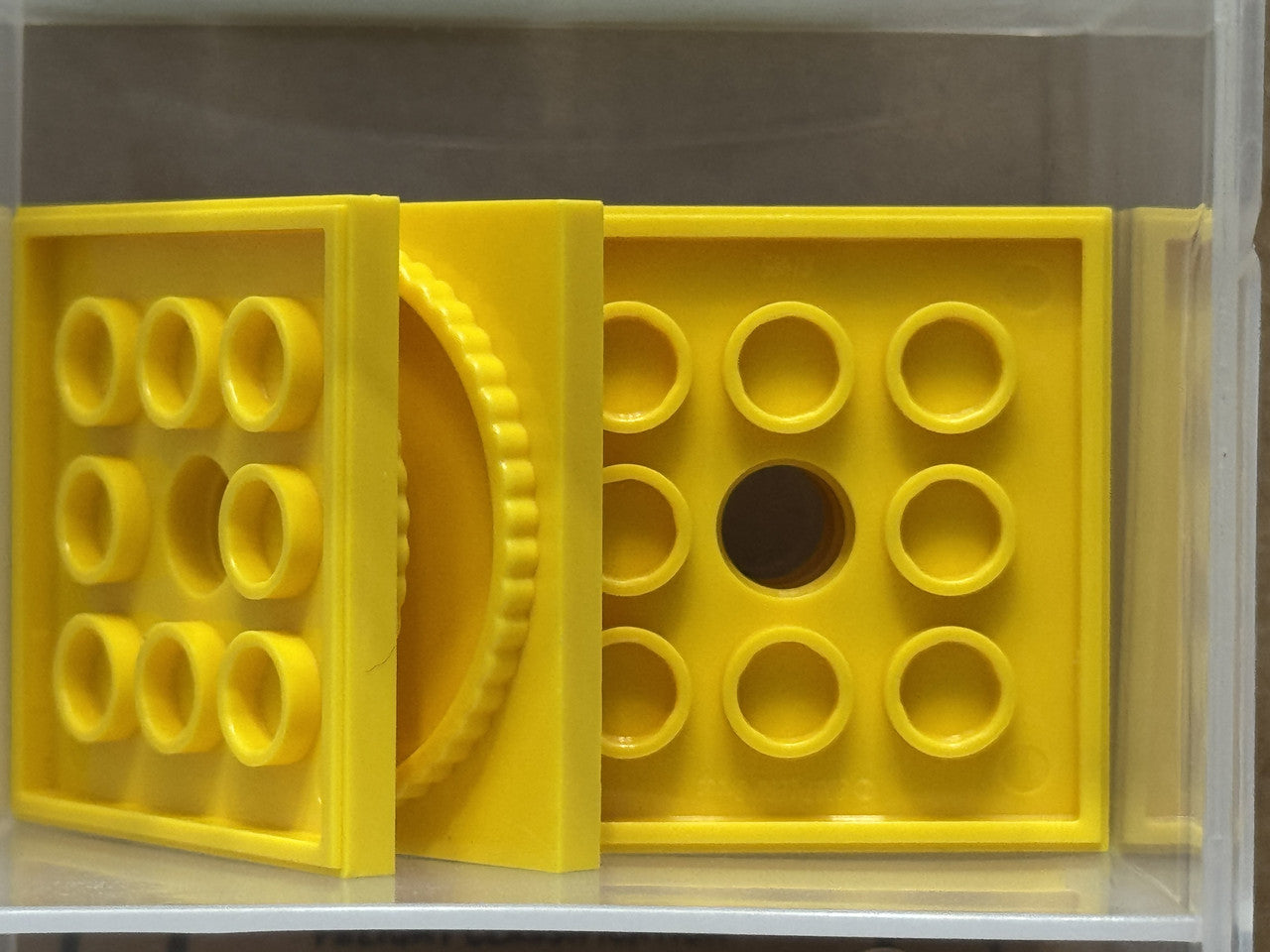LEGO Parts - Yellow Turntable 4 x 4 Square Base, Locking - No 61485 - QTY 5