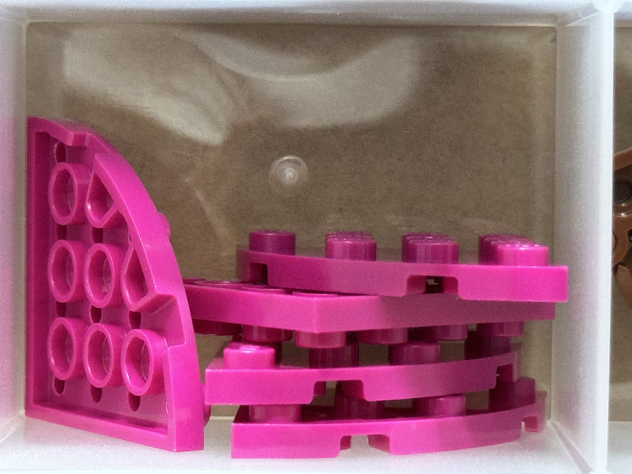 LEGO Parts - Magenta Plate, Round Corner 4 x 4 - No 30565 - QTY 5
