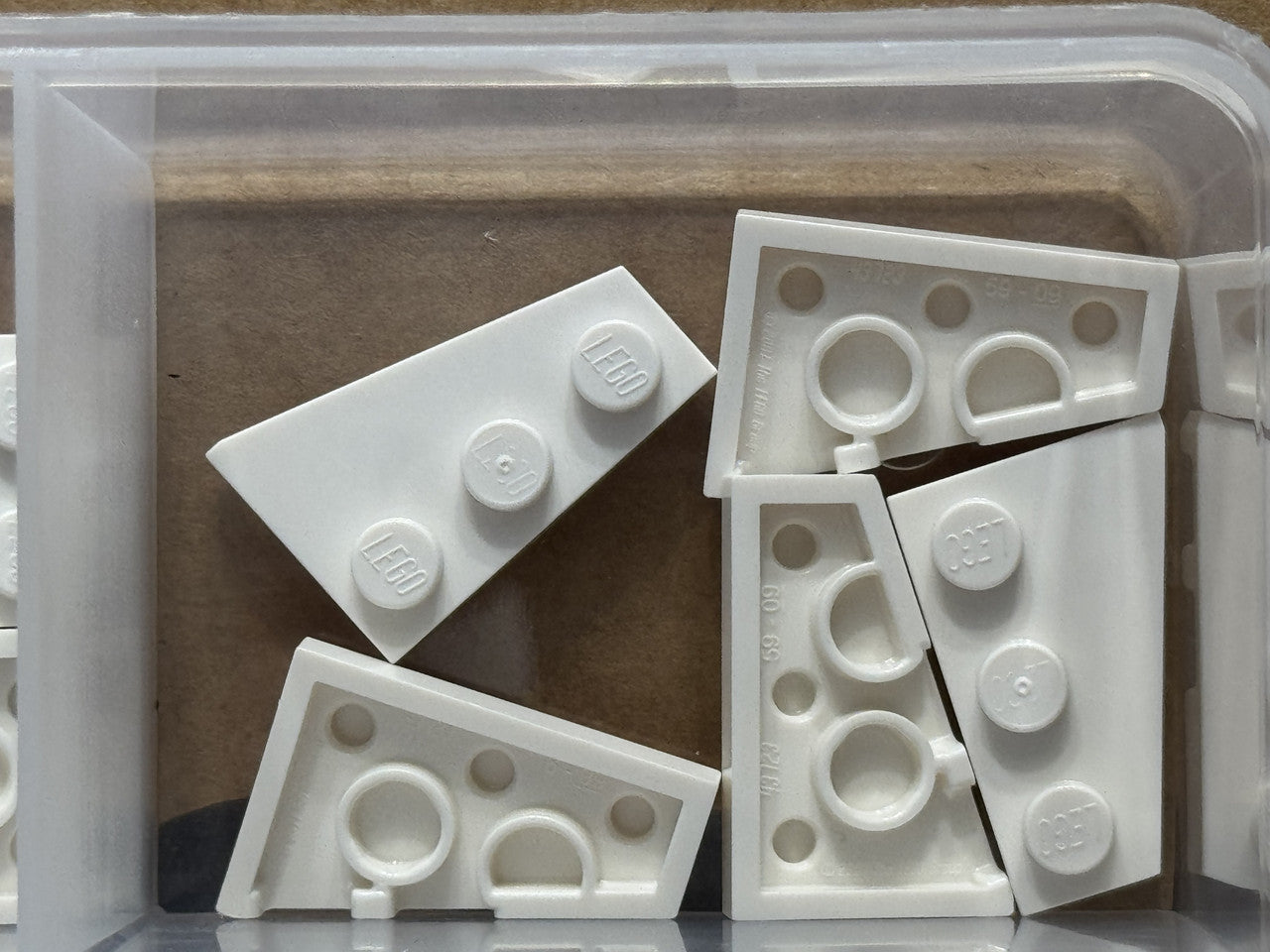 LEGO Parts - White Wedge, Plate 3 x 2 Left - No 43723 - QTY 5