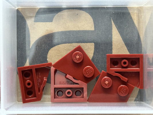 LEGO Parts - Dark Red Wedge, Plate 2 x 2 Right - No 24307 - QTY 5