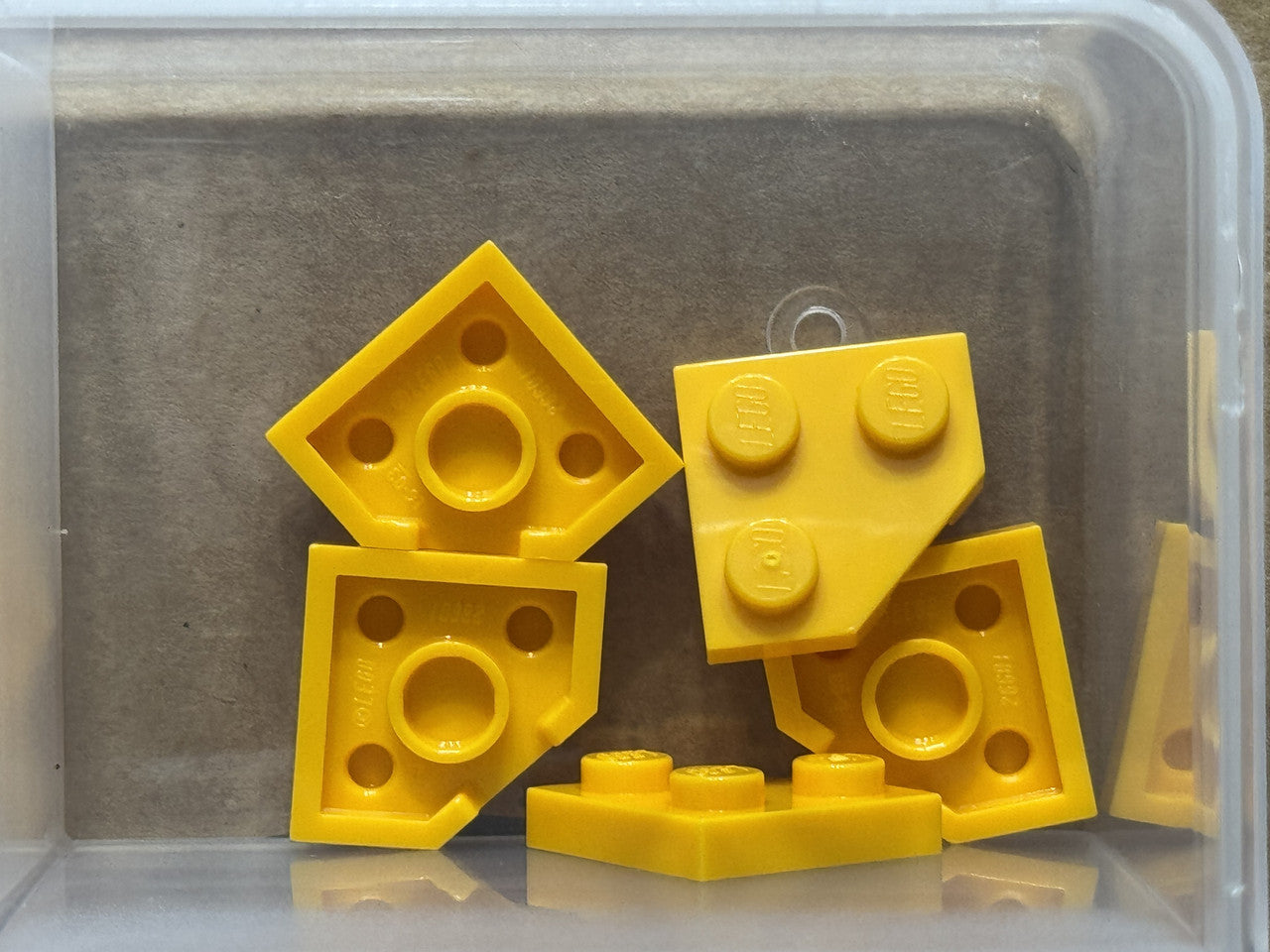LEGO Parts - Bright Light Orange Wedge Plate 2 x 2 Cut Corner - No 26601 - QTY 5