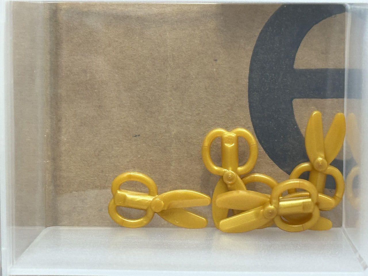 LEGO Parts - Pearl Gold Minifigure, Utensil Scissors - No 18920 - QTY 5