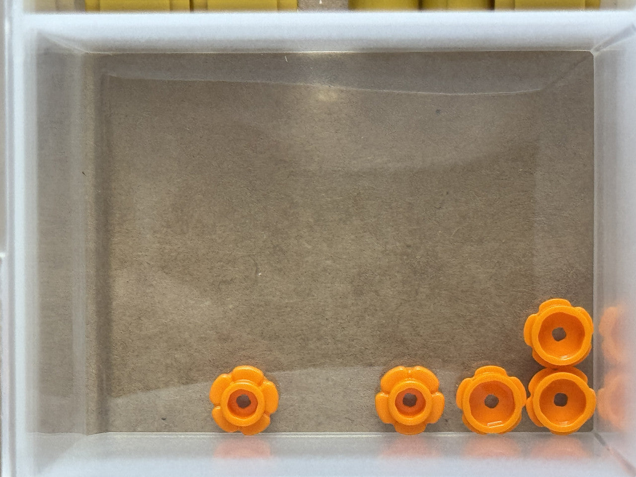 LEGO Parts - Orange Plate, Round 1 x 1 Flower Edge (5 Petals) - No 24866 - QTY 5