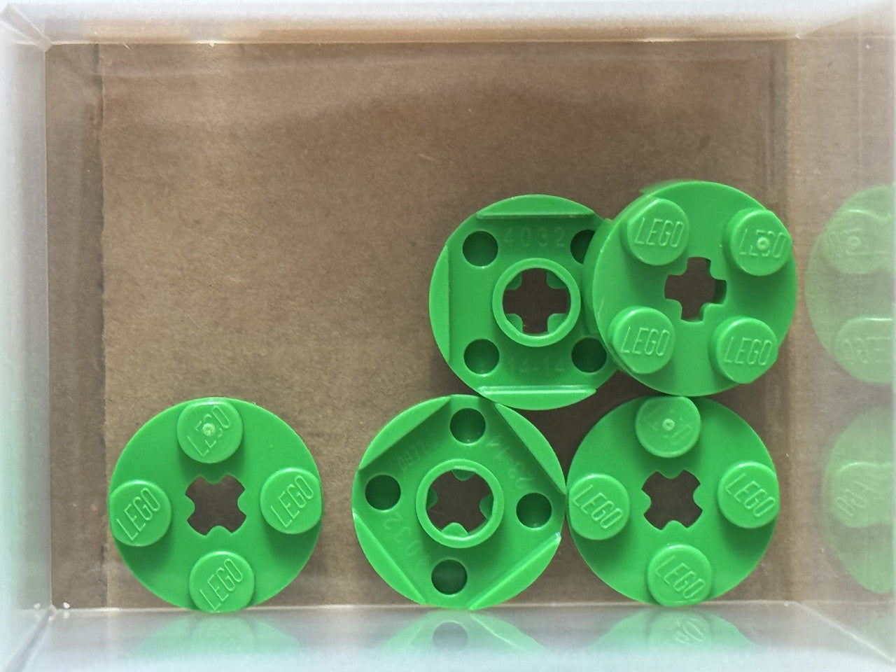 LEGO Parts - Bright Green Plate, Round 2 x 2 with Axle Hole - No 4032 - QTY 5