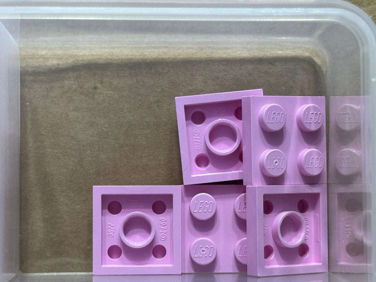 LEGO Parts - Bright Pink Plate 2 x 2 - No 3022 - QTY 5