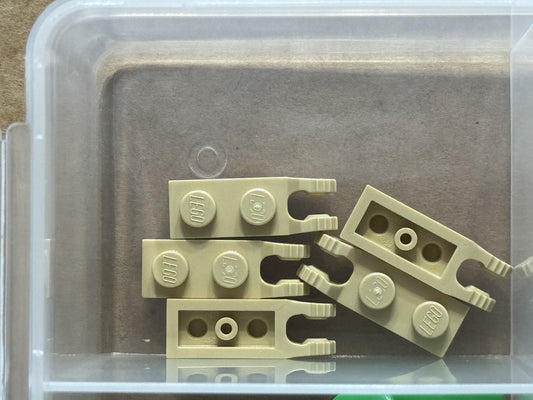 LEGO Parts - Tan Hinge Plate 1 x 2 Locking 2 Fingers on End - No 44302 - QTY 5