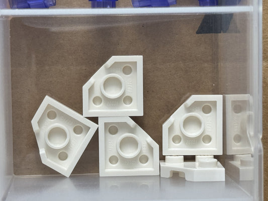 LEGO Parts - White Wedge, Plate 2 x 2 Cut Corner - No 26601 - QTY 5