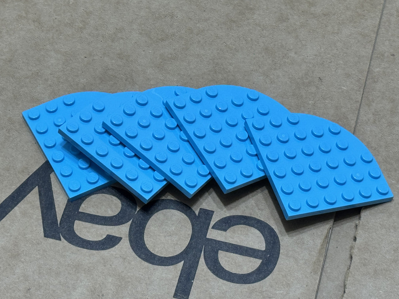LEGO Parts - Medium Azure Plate, Round Corner 6 x 6 - No 6003 - QTY 5