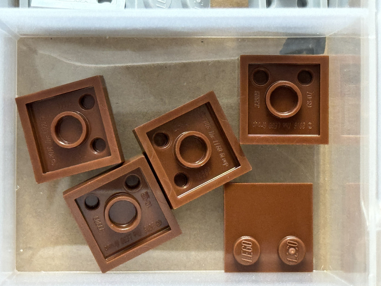 LEGO Parts - Reddish Brown Tile 2 x 2 with Studs on Edge - No 33909 - QTY 5