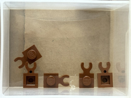 LEGO Parts - Reddish Brown Plate 1 x 1 with Open O Clip Thick - No 4085d - QTY 5