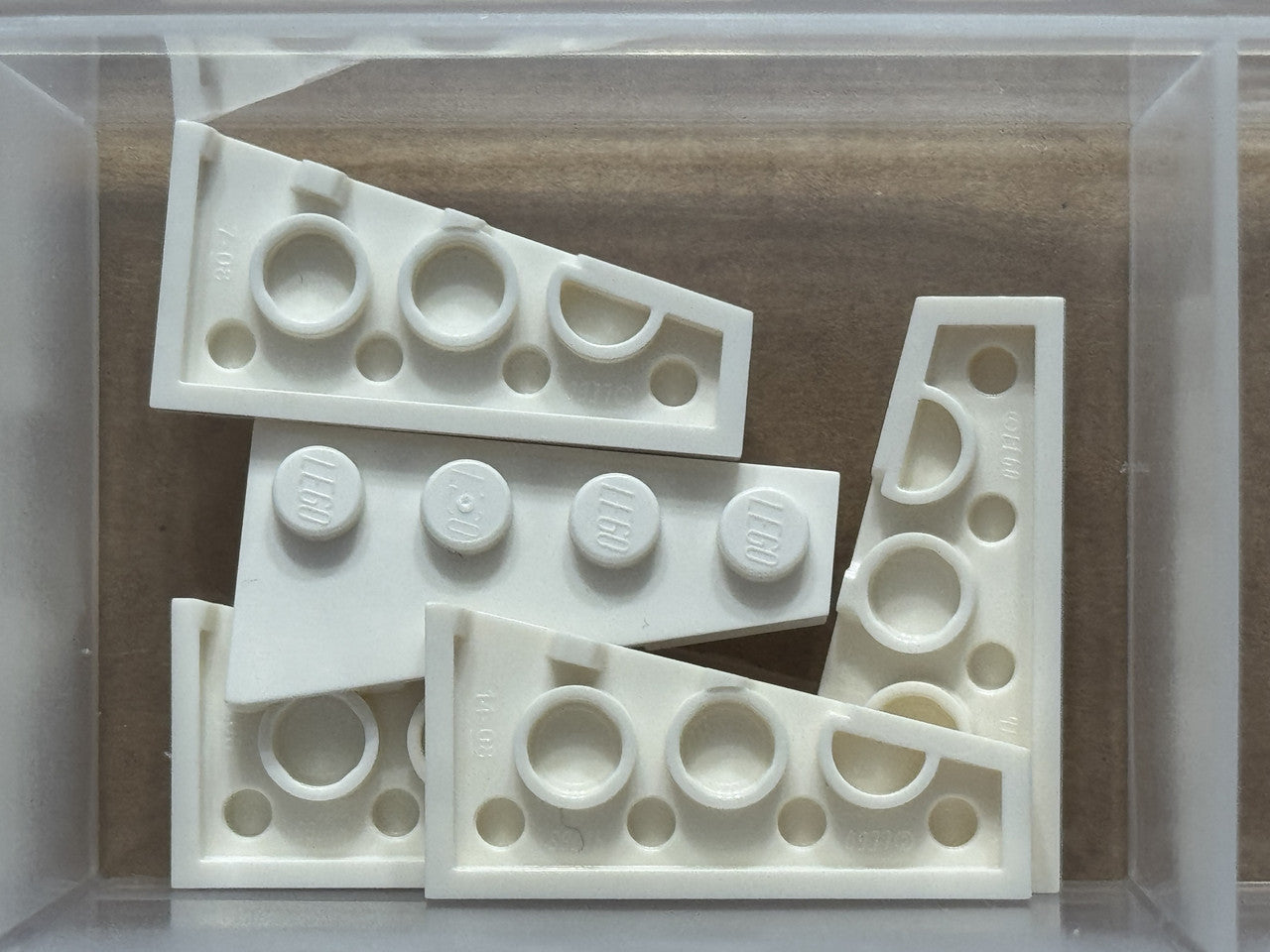 LEGO Parts - White Wedge, Plate 4 x 2 Right - No 41769 - QTY 5