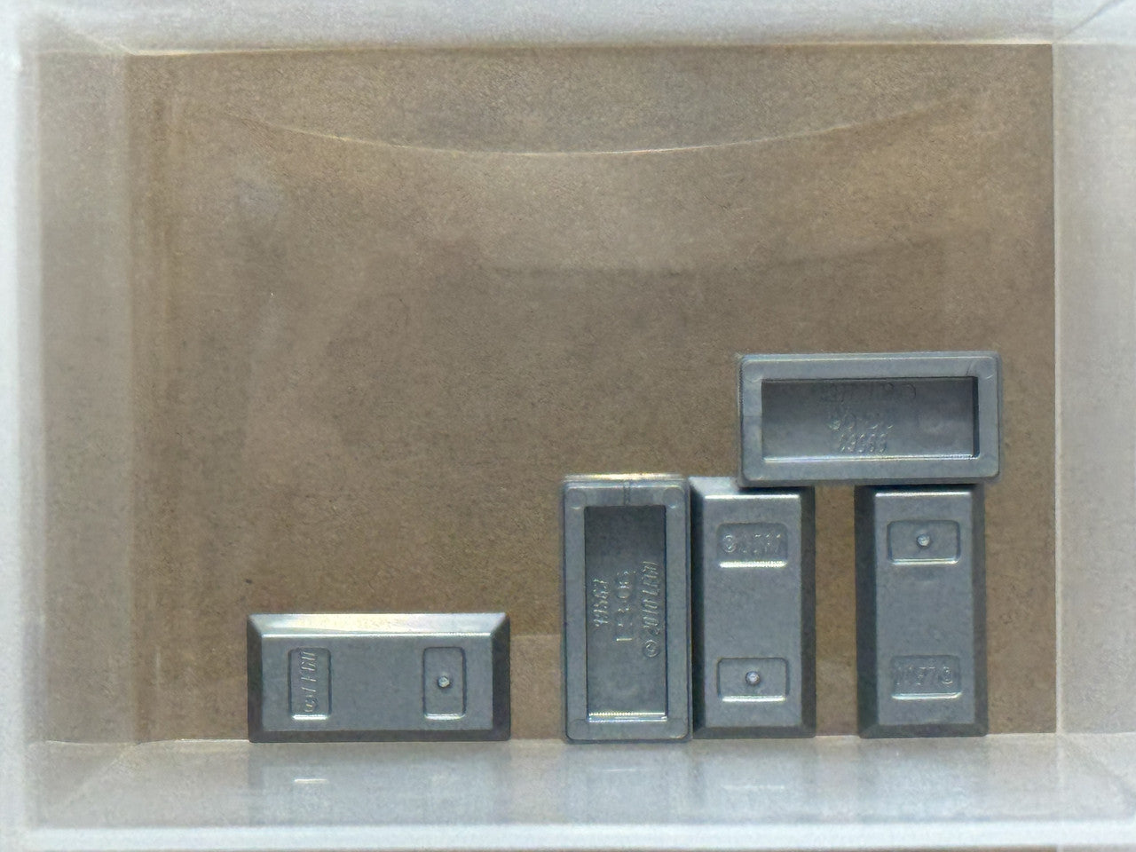 LEGO Parts - Flat Silver Minifigure, Utensil Ingot 1 x 2 - No 99563 - QTY 5