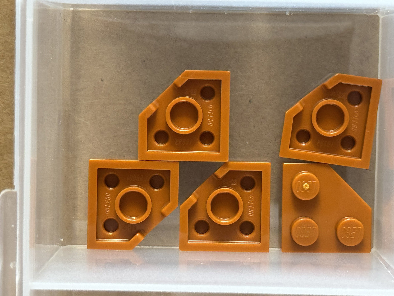 LEGO Parts - Dark Orange Wedge, Plate 2 x 2 Cut Corner - No 26601 - QTY 5
