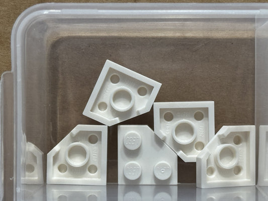 LEGO Parts - White Wedge, Plate 2 x 2 Cut Corner - No 26601 - QTY 5