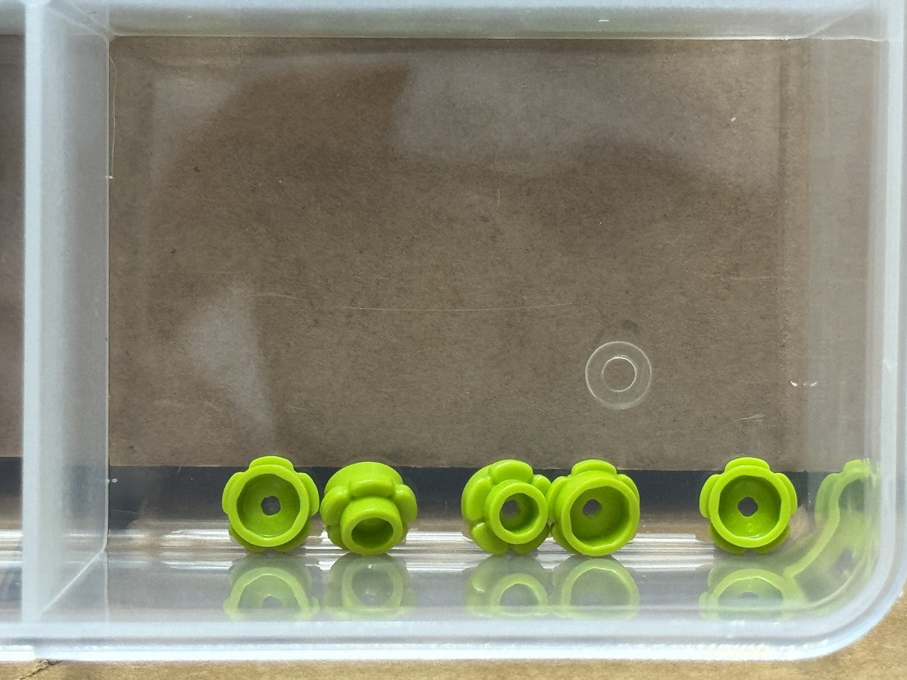 LEGO Parts - Lime Plate, Round 1 x 1 Flower Edge (5 Petals) - No 24866 - QTY 5