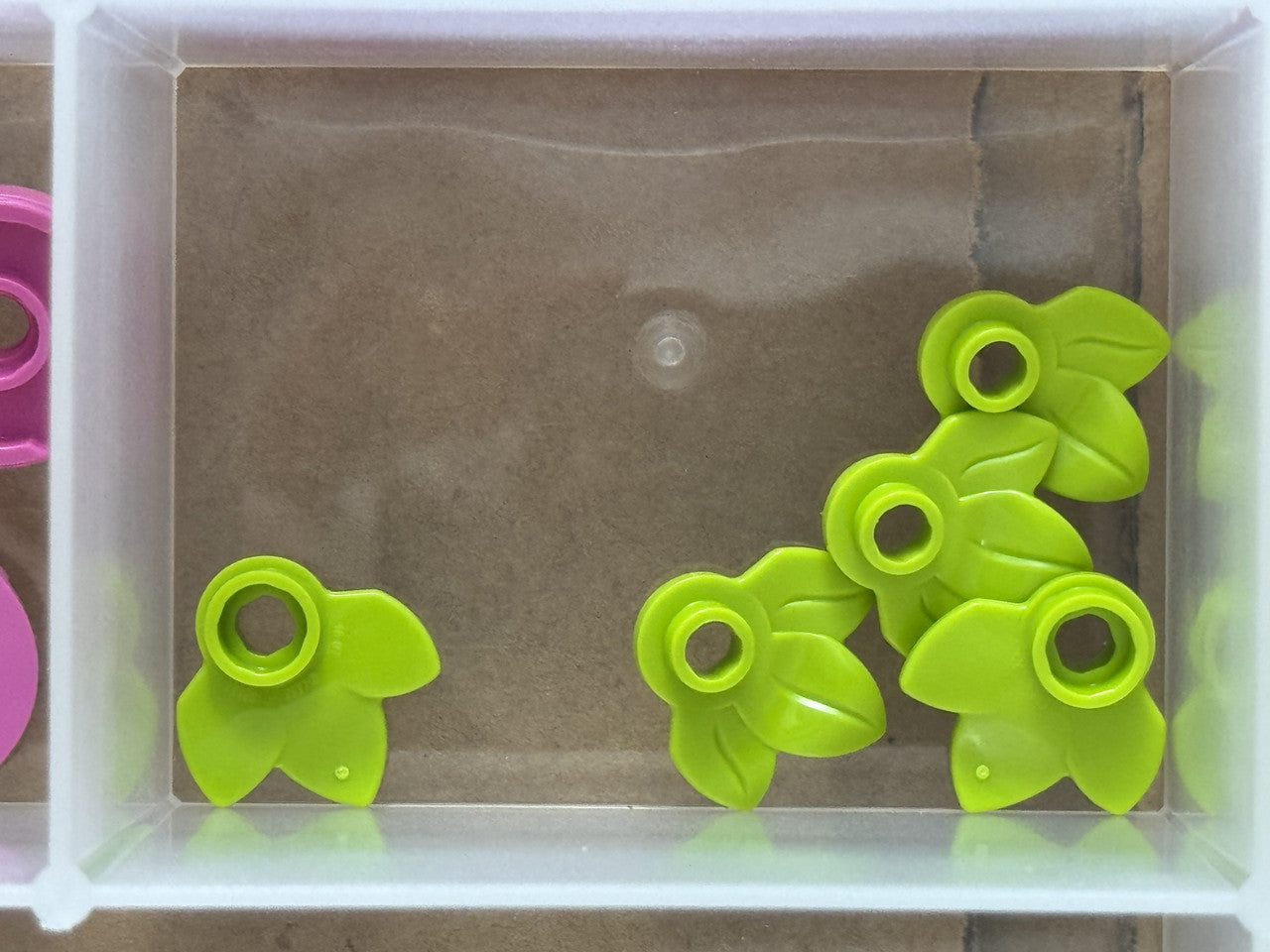 LEGO Parts - Lime Plant Plate, Round 1 x 1 3 Layered Leaves - No 32607 - QTY 5