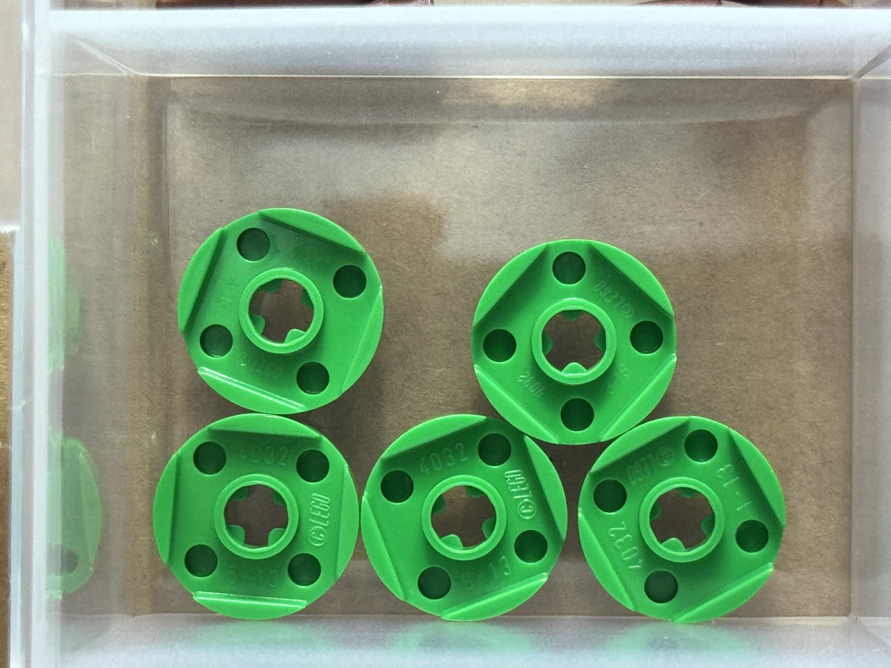 LEGO Parts - Bright Green Plate, Round 2 x 2 with Axle Hole - No 4032 - QTY 5
