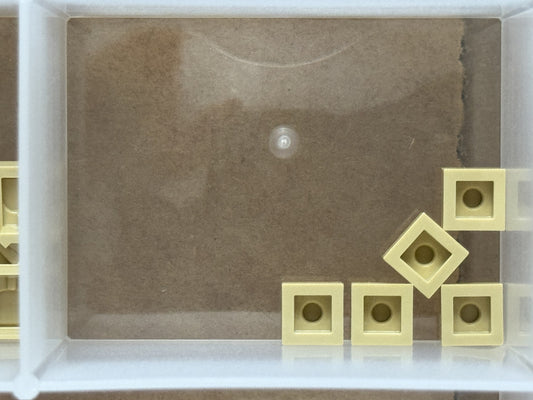 LEGO Parts - Tan Plate 1 x 1 - No 3024 - QTY 5