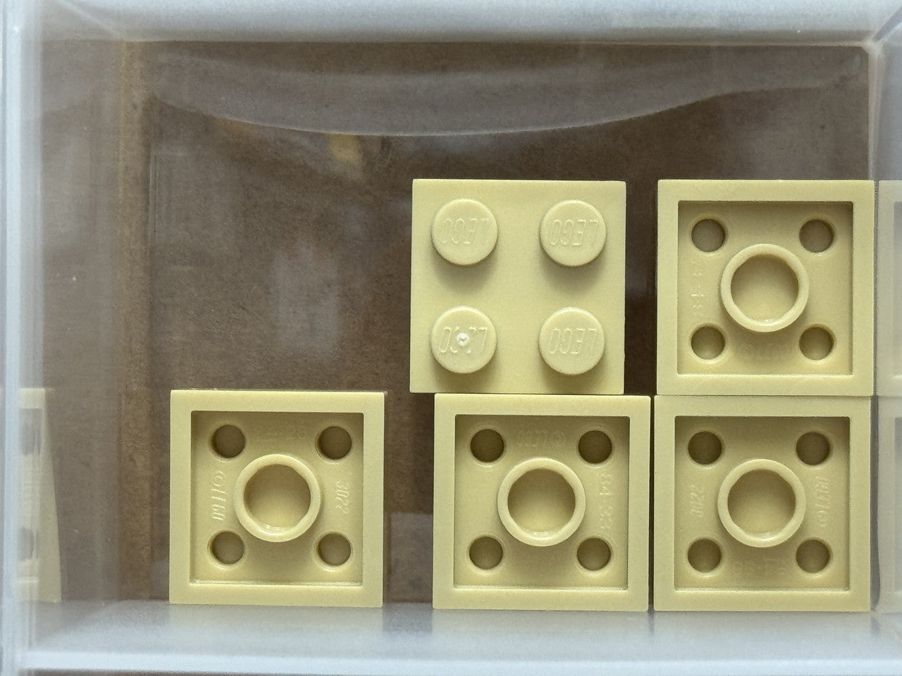 LEGO Parts - Tan Plate 2 x 2 - No 3022 - QTY 5