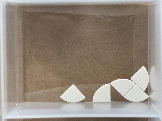 LEGO Parts - White Tile, Round 1 x 1 Quarter - No 25269 - QTY 5