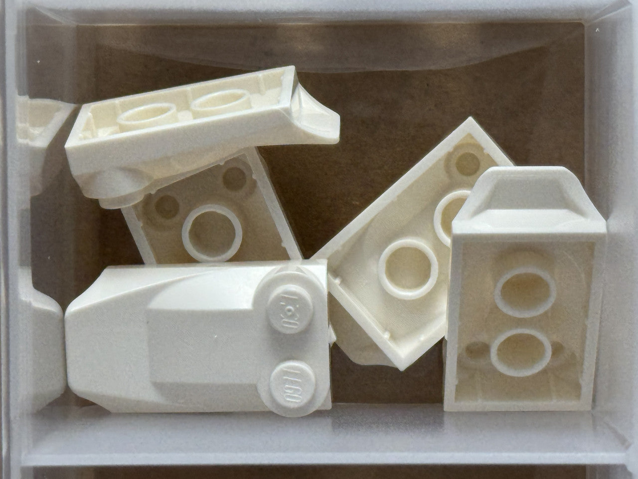 LEGO Parts - White Slope, Curved 3 x 2 x 2/3 2 Studs Wing End - No 47456 - QTY 5
