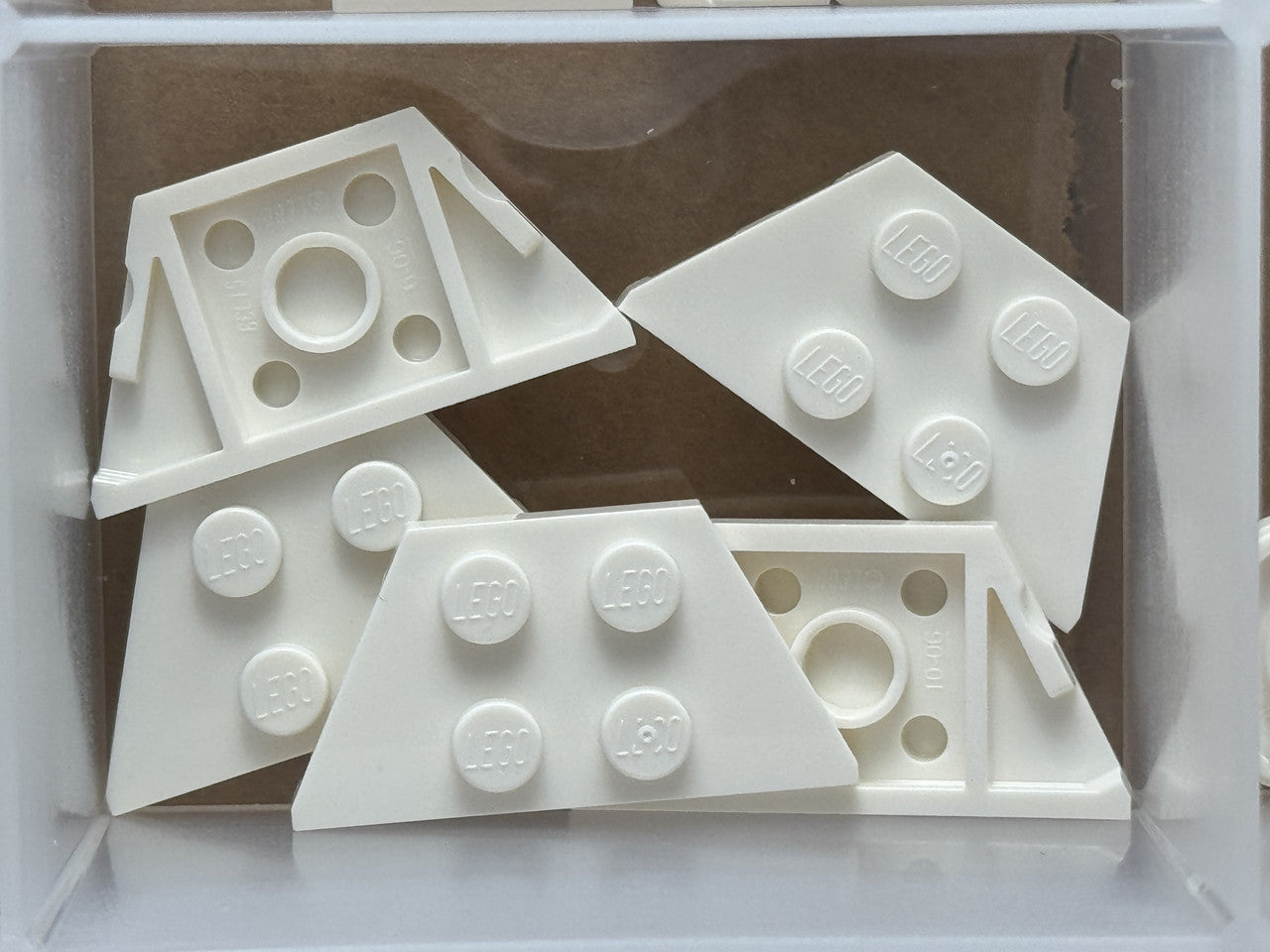 LEGO Parts - White Wedge, Plate 2 x 4 - No 51739 - QTY 5