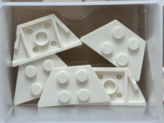 LEGO Parts - White Wedge, Plate 2 x 4 - No 51739 - QTY 5