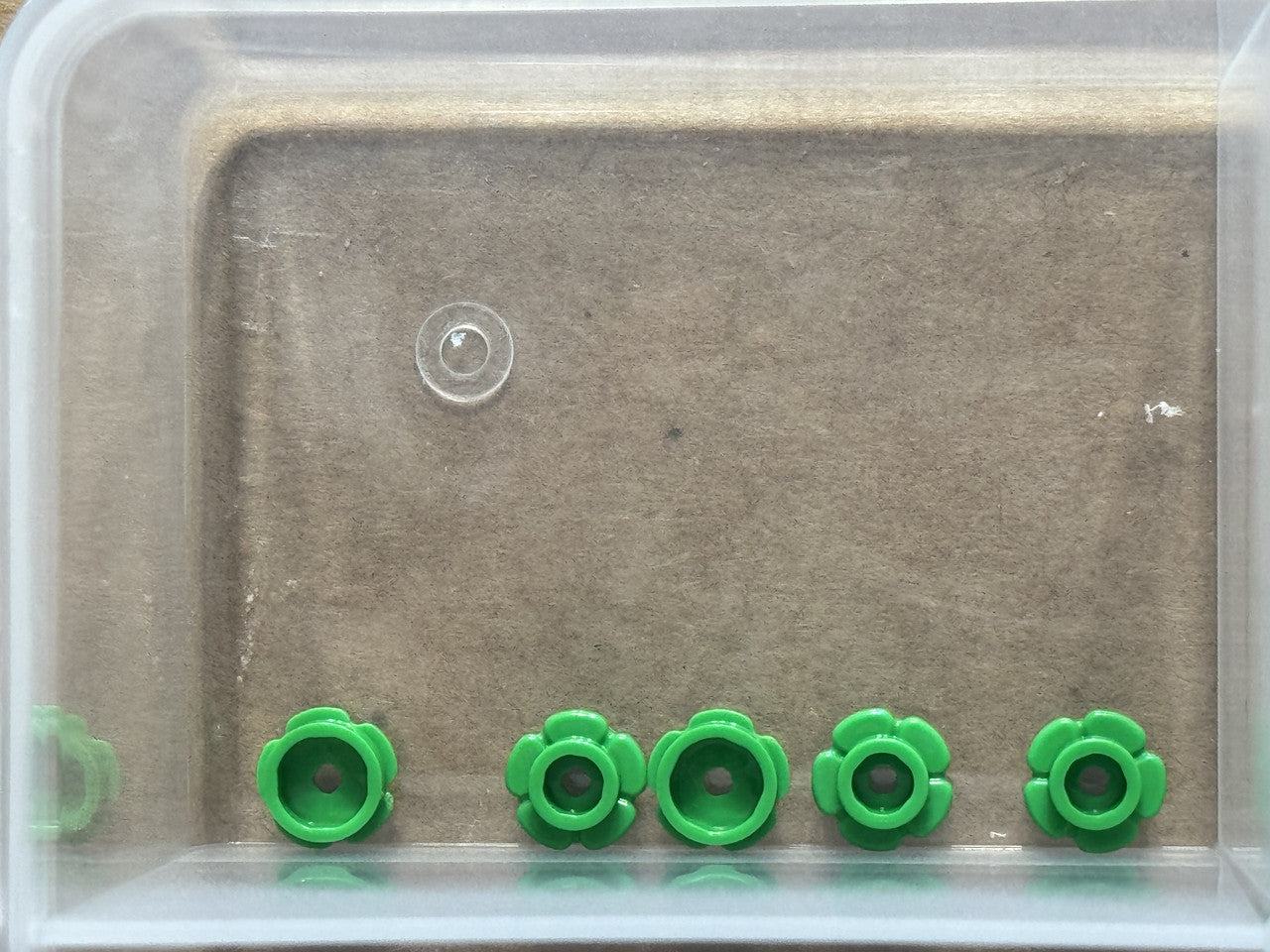 LEGO Parts - Bright Green Plate, Round 1 x 1 Flower Edge - No 24866 - QTY 5