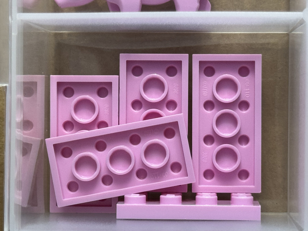 LEGO Parts - Bright Pink Plate 2 x 4 - No 3020 - QTY 5