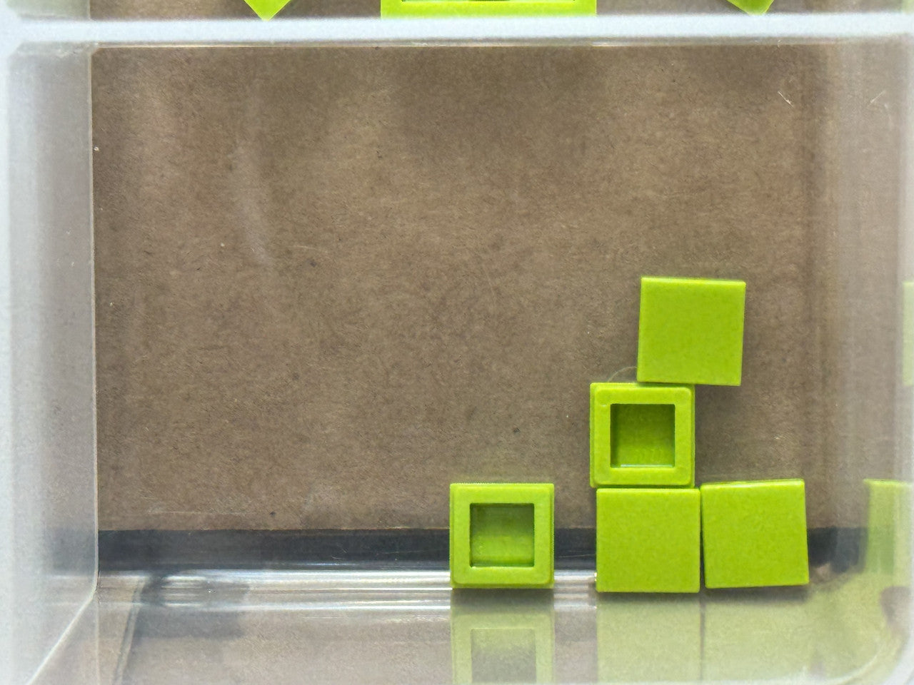 LEGO Parts - Lime Tile 1 x 1 - No 3070 - QTY 5