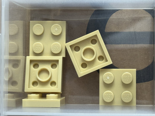 LEGO Parts - Tan Plate 2 x 2 - No 3022 - QTY 5