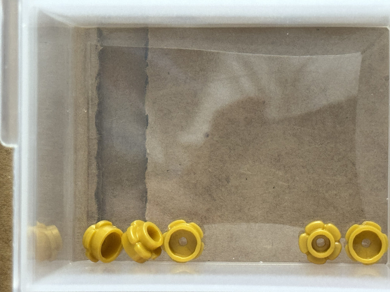 LEGO Parts - Pearl Gold Plate, Round 1 x 1 with Flower Edge - No 24866 - QTY 5