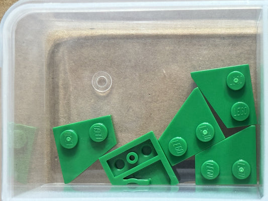 LEGO Parts - Green Wedge, Plate 2 x 2 Right - No 24307 - QTY 5