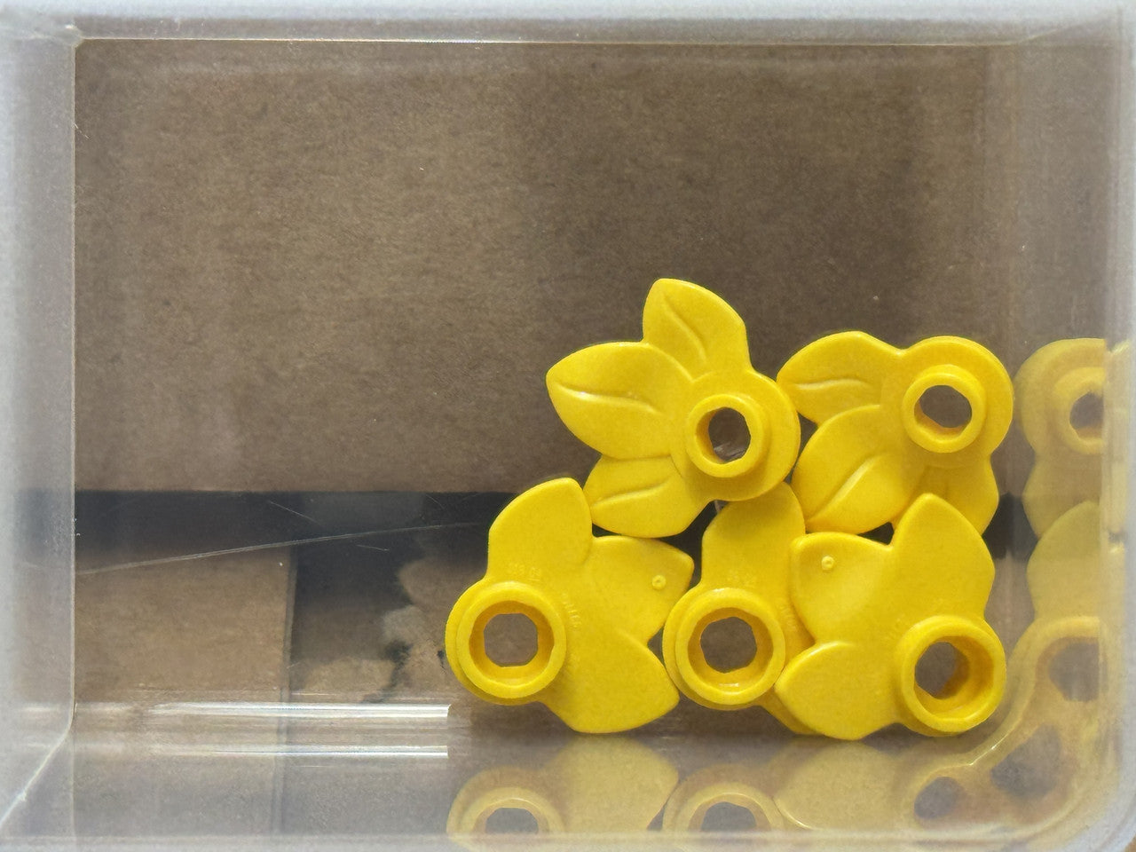 LEGO Parts - Yellow Plant Plate, Round 1 x 1 3 Layered Leaves - No 32607 - QTY 5