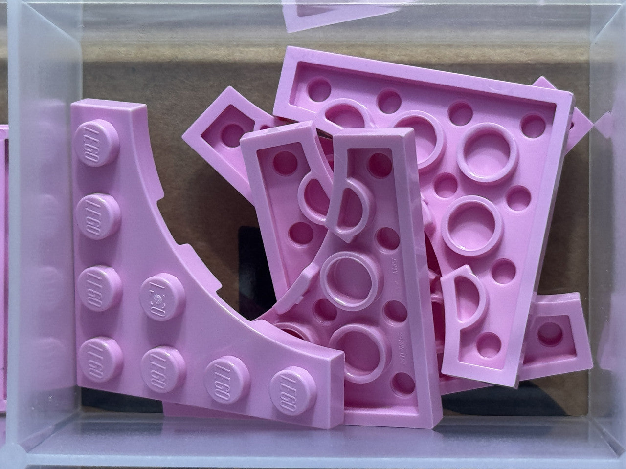 LEGO Parts - Bright Pink Plate 4 x 4 with 3 x 3 Curved Cutout - No 35044 - QTY 5