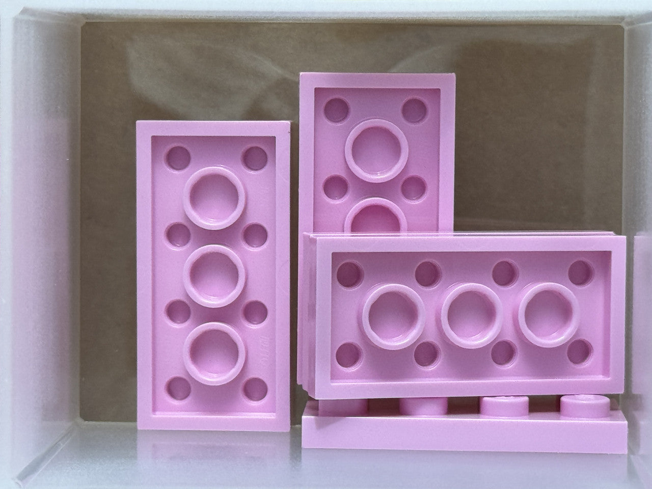 LEGO Parts - Bright Pink Plate 2 x 4 - No 3020 - QTY 5