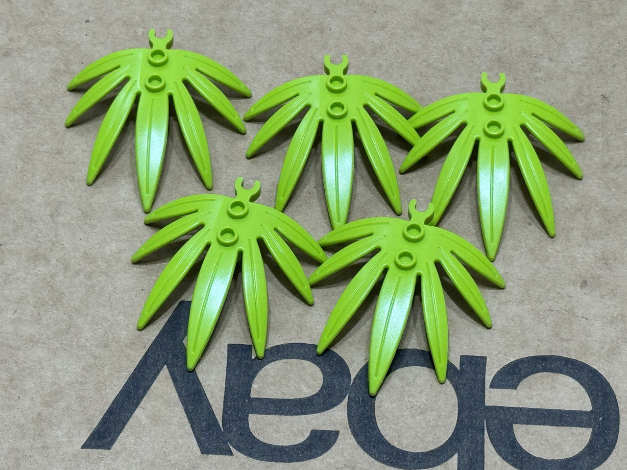 LEGO Parts - Lime Plant Leaves 6 x 5 Swordleaf with Clip - No 10884 - QTY 5