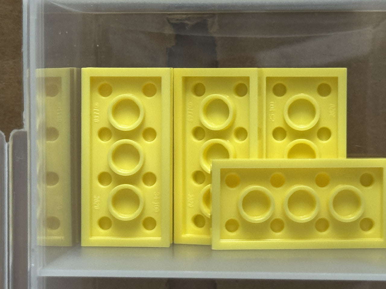 LEGO Parts - Bright Light Yellow Plate 2 x 4 - No 3020 - QTY 5