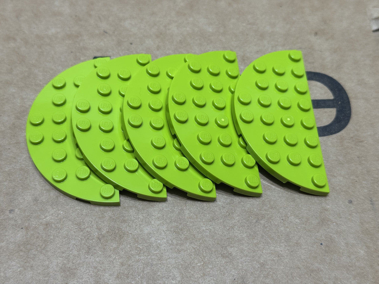 LEGO Parts - Lime Plate, Round Half 4 x 8 - No 22888 - QTY 5