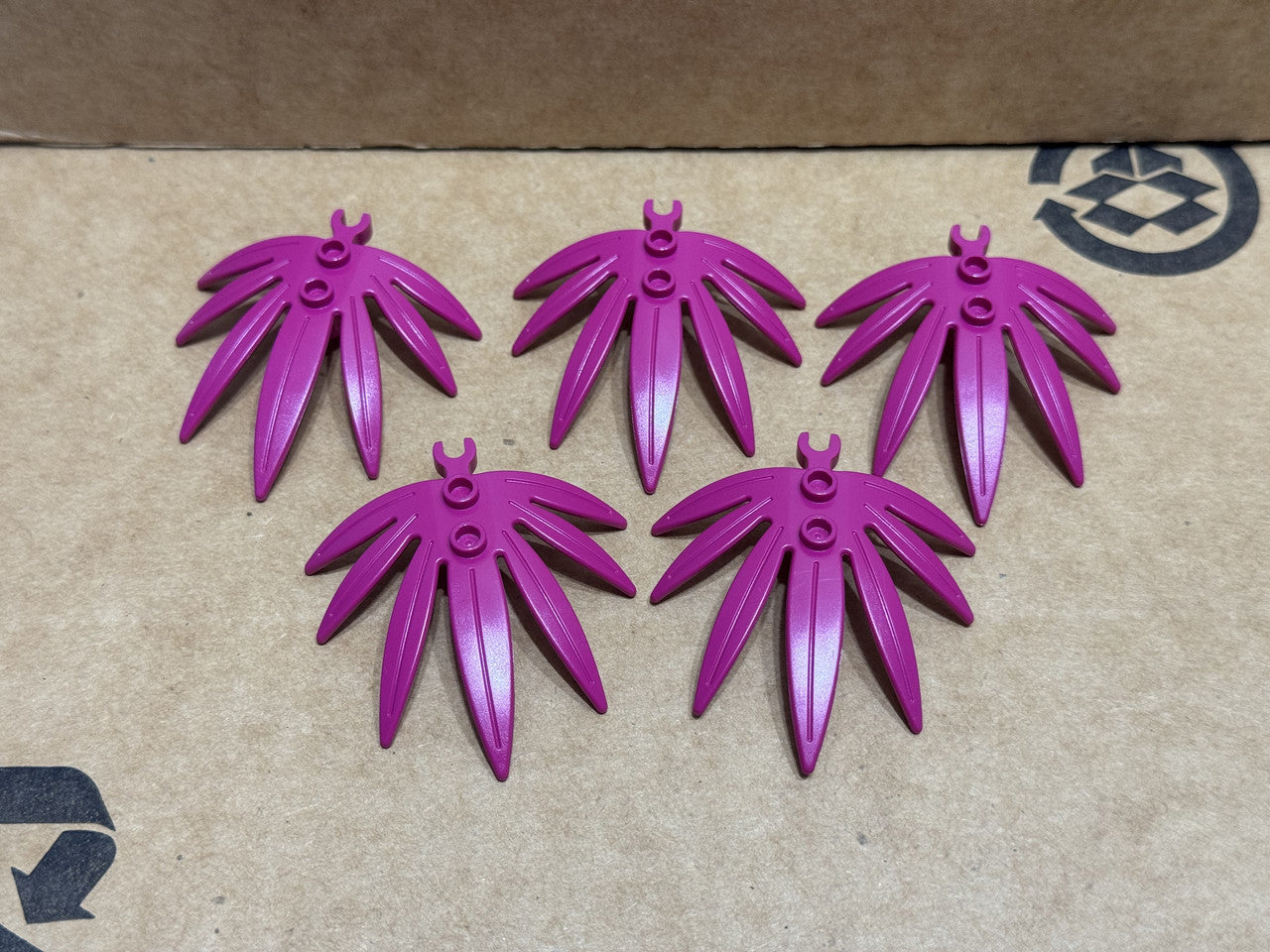 LEGO Parts - Magenta Plant Leaves 6 x 5 Swordleaf - No 10884 - QTY 5