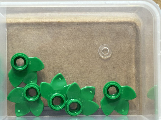 LEGO Parts - Green Plant Plate, Round 1 x 1 3 Layered Leaves - No 32607 - QTY 5