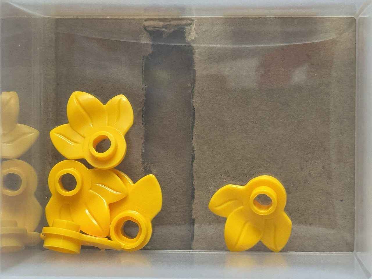 LEGO Parts - Bright Light Orange Plant Plate, Round Layered - No 32607 - QTY 5