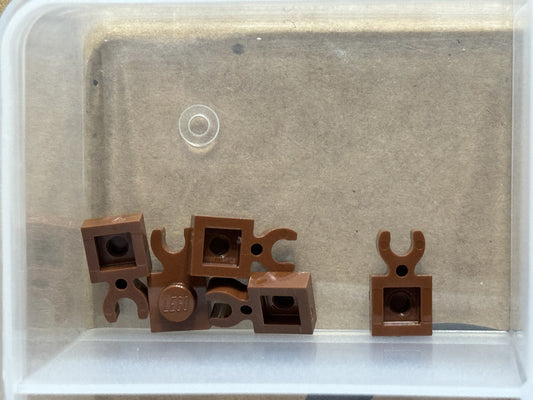 LEGO Parts - Reddish Brown Plate 1 x 1 with Open O Clip Thick - No 4085d - QTY 5