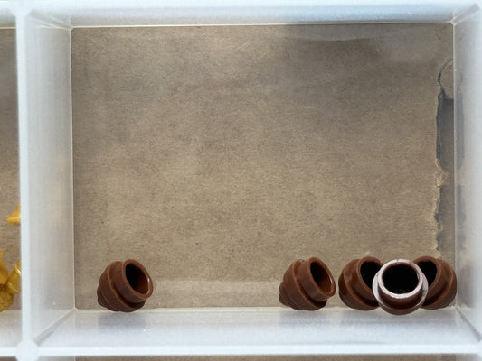 LEGO Parts - Reddish Brown Plate, Round 1 x 1 Twist - No 53119 - QTY 5