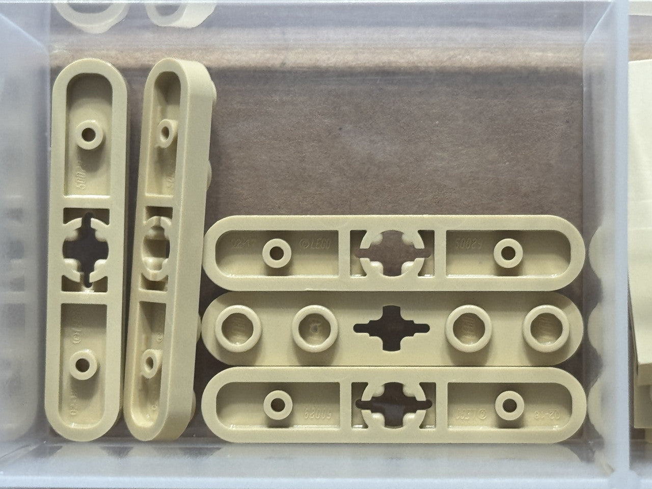 LEGO Parts - Tan Technic, Plate 1 x 5 Smooth Ends, 4 Studs - No 32124 - QTY 5