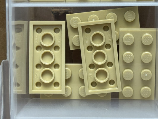 LEGO Parts - Tan Plate 2 x 4 - No 3020 - QTY 5